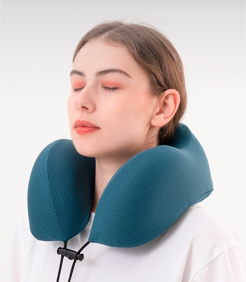 Oreiller Cervical de Voyage en Nylon, Forme en U avec Sac de Rangement dédié pour un Confort Optimal au Bureau.